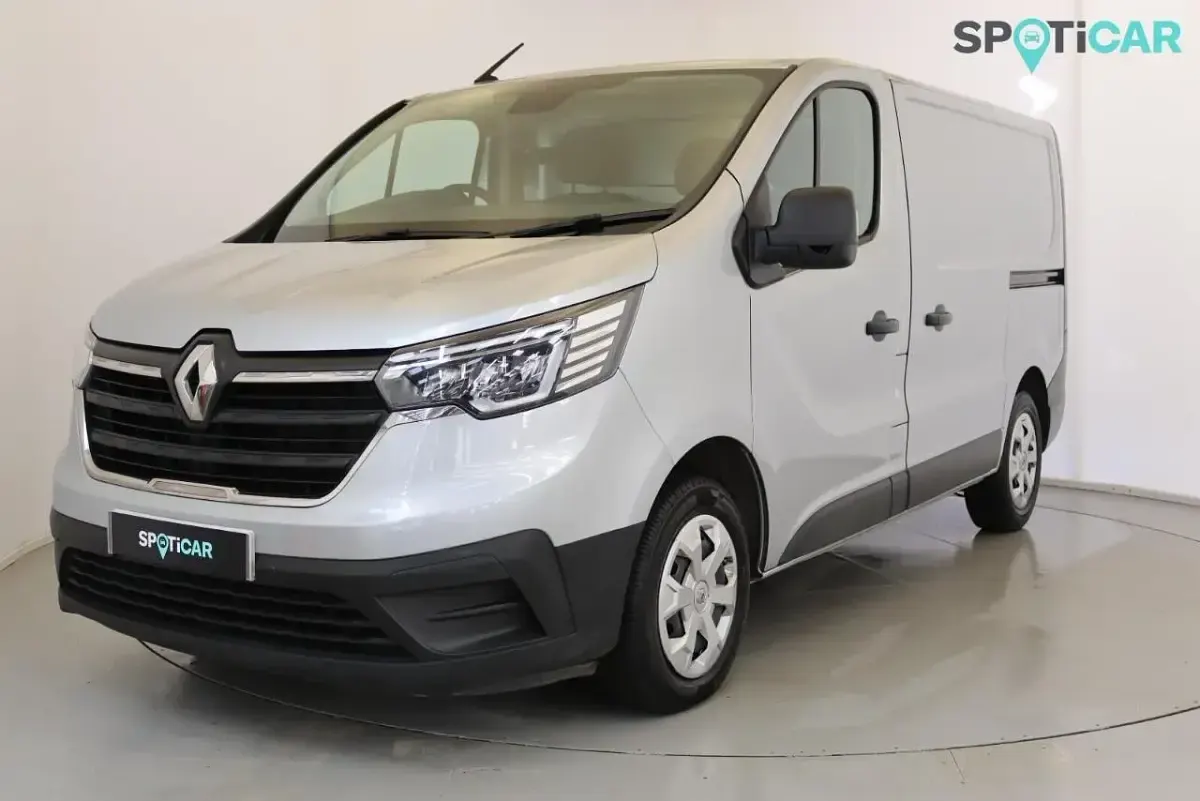 Begagnad Renault Trafic Business 128 HK (94 kW) 2023 Grå