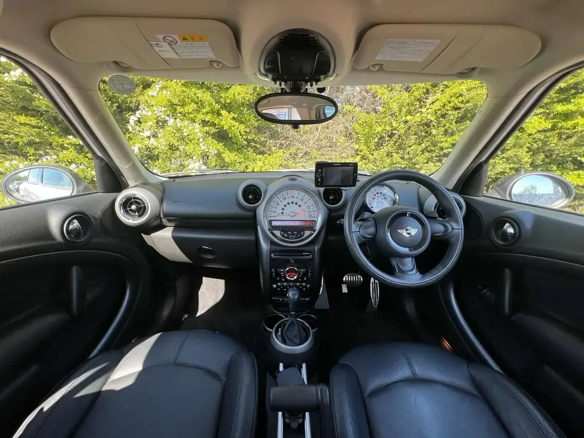 Used Mini Cooper S 2013 White Hatchback