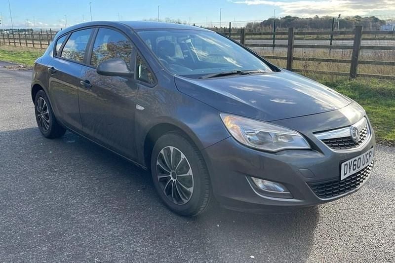 Grey Used 2011 Vauxhall Astra Hatchback | £650 (Super price) - Image 1/1