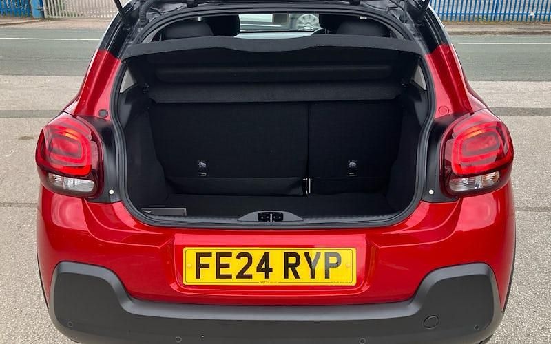 Used Citroën C3 PureTech 83 HP (61 kW) 2024 Red Hatchback