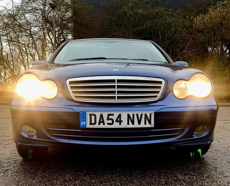 Used Mercedes C180 Classic 141 HP (103 kW) 2004 Blue Sedan