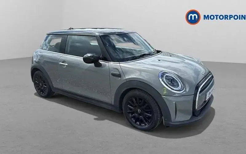 Używany Mini Cooper Classic 136 KM (100 kW) 2022 Hatchback