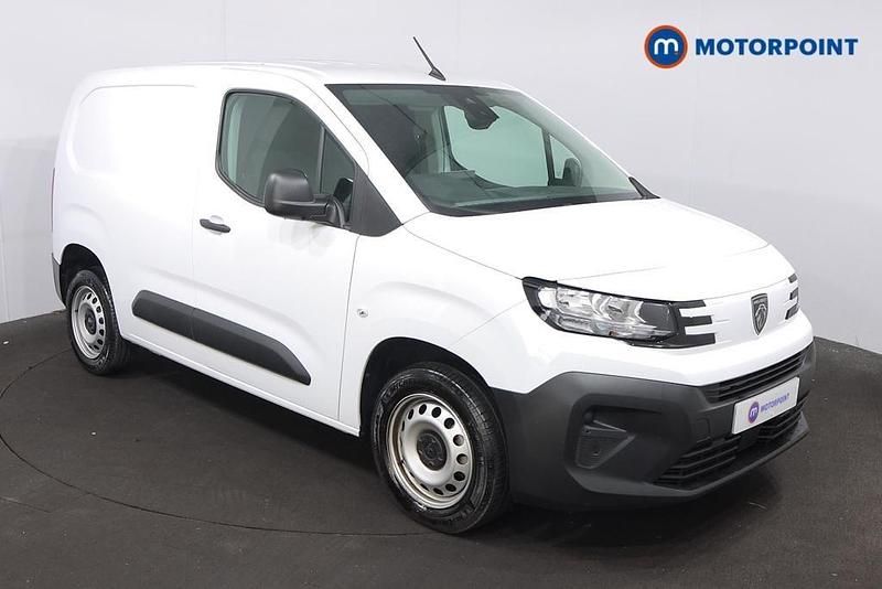 White Used 2024 Peugeot Partner MPV | £14,299 (Fair price) - Image 1/4