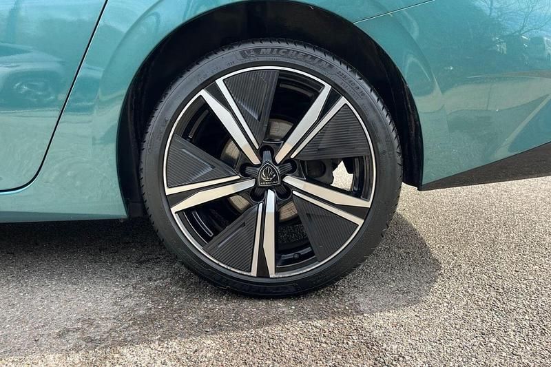 Used Peugeot 308 SW GT 129 HP (94 kW) 2022 Blue Estate