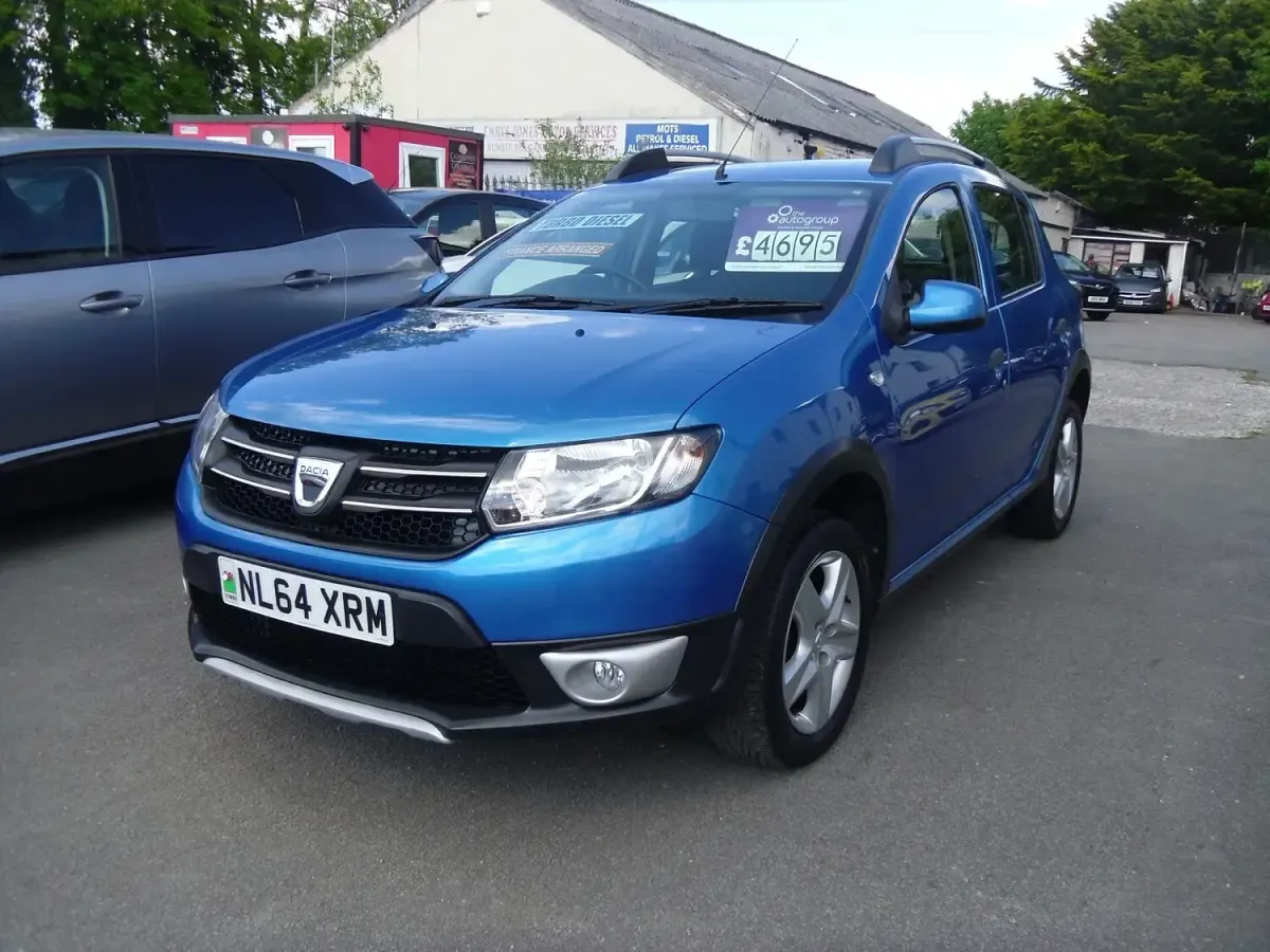 Used Dacia Sandero Lauréate 2014 Blue Hatchback