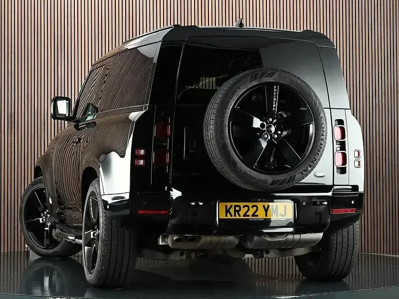 Used Land Rover Defender HSE Dynamic 250 HP (183 kW) 2022 Black SUV