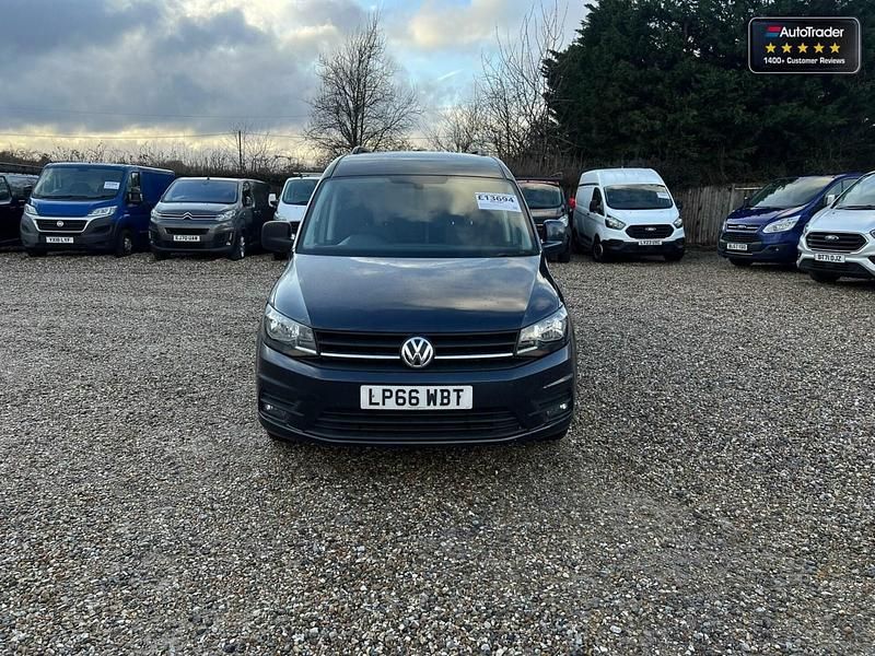 Used VW Caddy Maxi Highline 125 HP (91 kW) 2017 Blue MPV