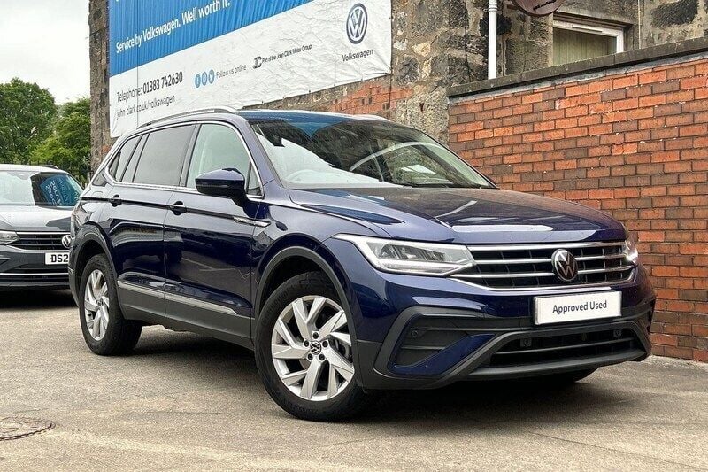 Blue Used 2024 VW Tiguan Allspace Life SUV | £30,495 (Fair price) - Image 1/4