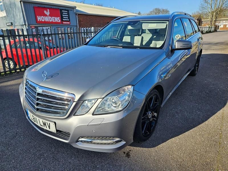 Usado Mercedes E250 Avantgarde 2011 Prateado Carrinha