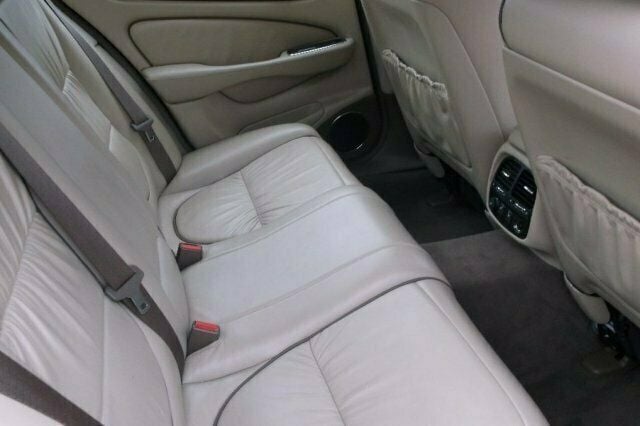 Used Jaguar XJ6 240 HP (176 kW) 2006 Sedan