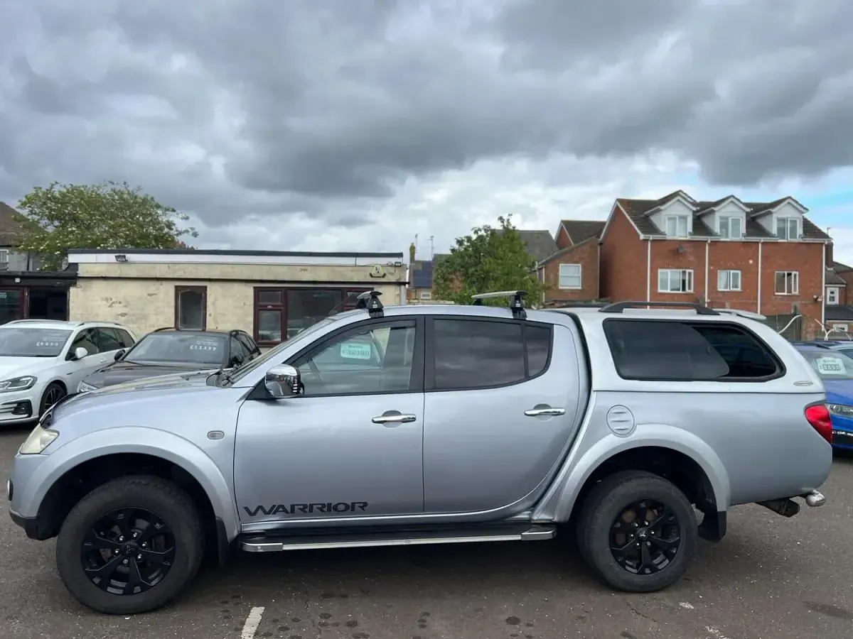 Used Mitsubishi L200 Warrior 176 HP (129 kW) 2012 Silver Pickup