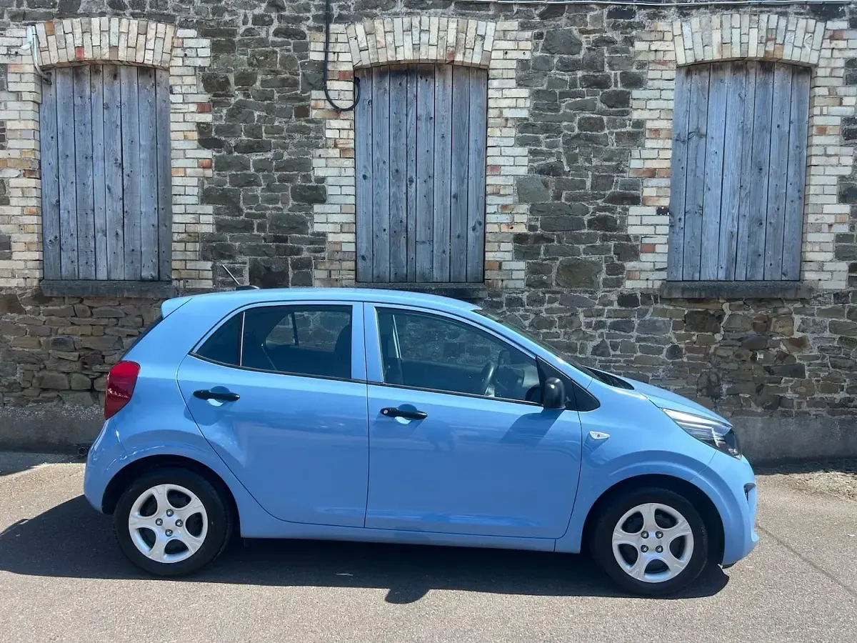 Used Kia Picanto 66 HP (48 kW) 2022 Blue Hatchback