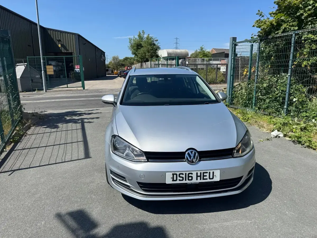 Used VW Golf VII SE 110 HP (80 kW) 2016 Silver Estate