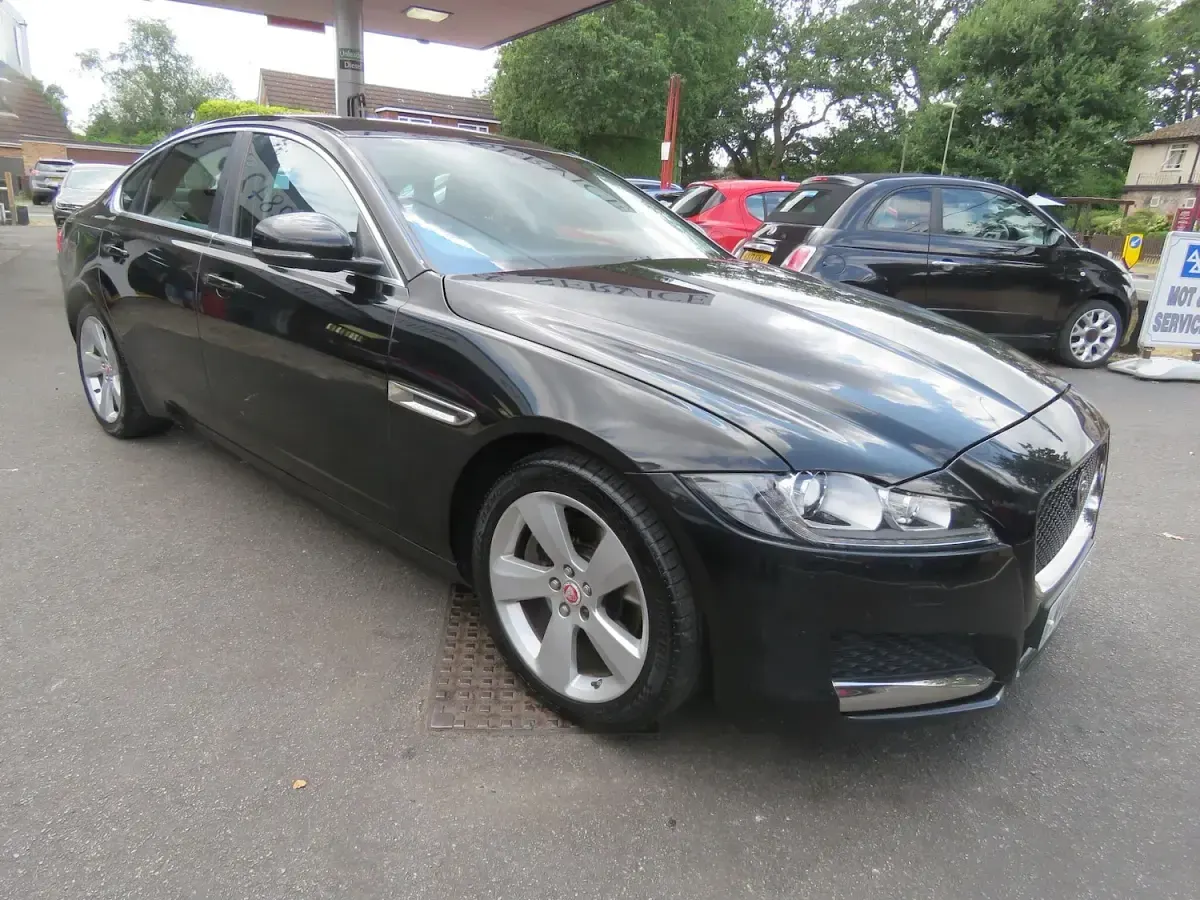 Used Jaguar XF Portfolio 180 HP (132 kW) 2016 Black Sedan