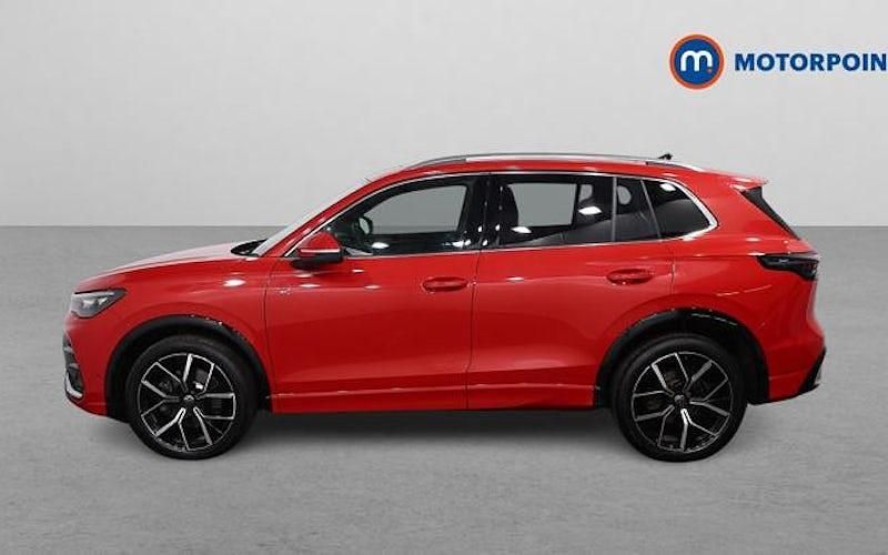 Used VW Tiguan R-line 150 HP (110 kW) 2025 Red SUV