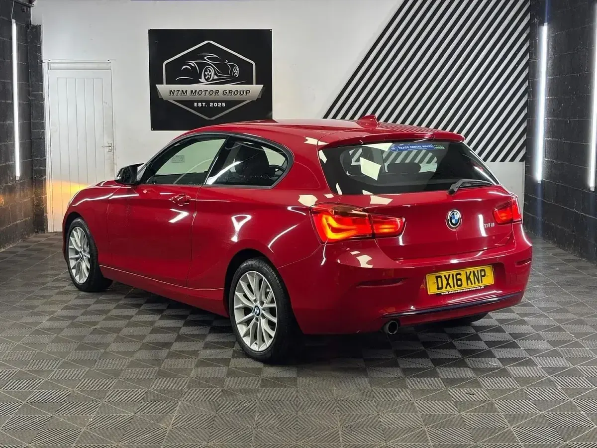 Used BMW 118 Sport Line 2016 Red Hatchback