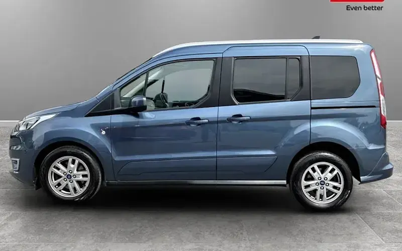 Used Ford Tourneo Titanium 120 HP (88 kW) 2021 Estate