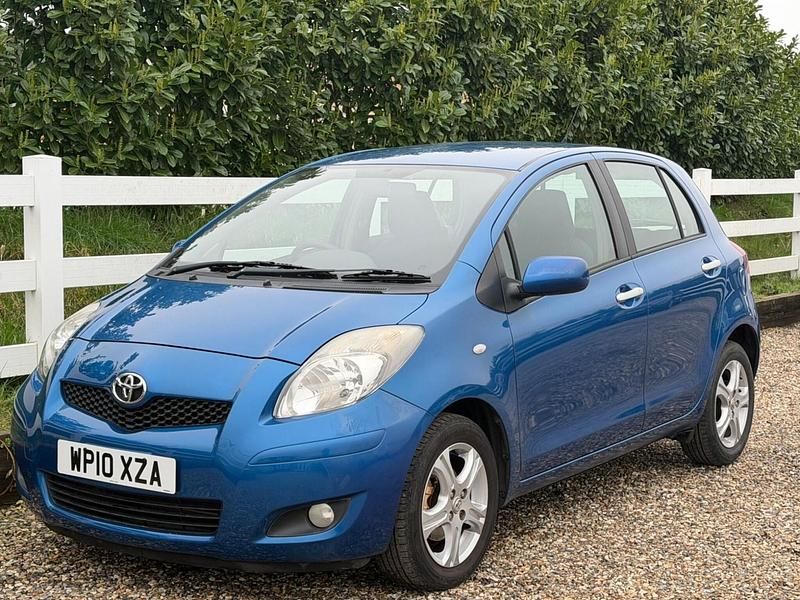 Used Toyota Yaris 101 HP (74 kW) 2010 Blue Hatchback