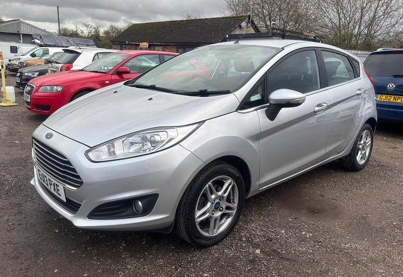 Used Ford Fiesta Zetec 82 HP (60 kW) 2013 Silver Hatchback