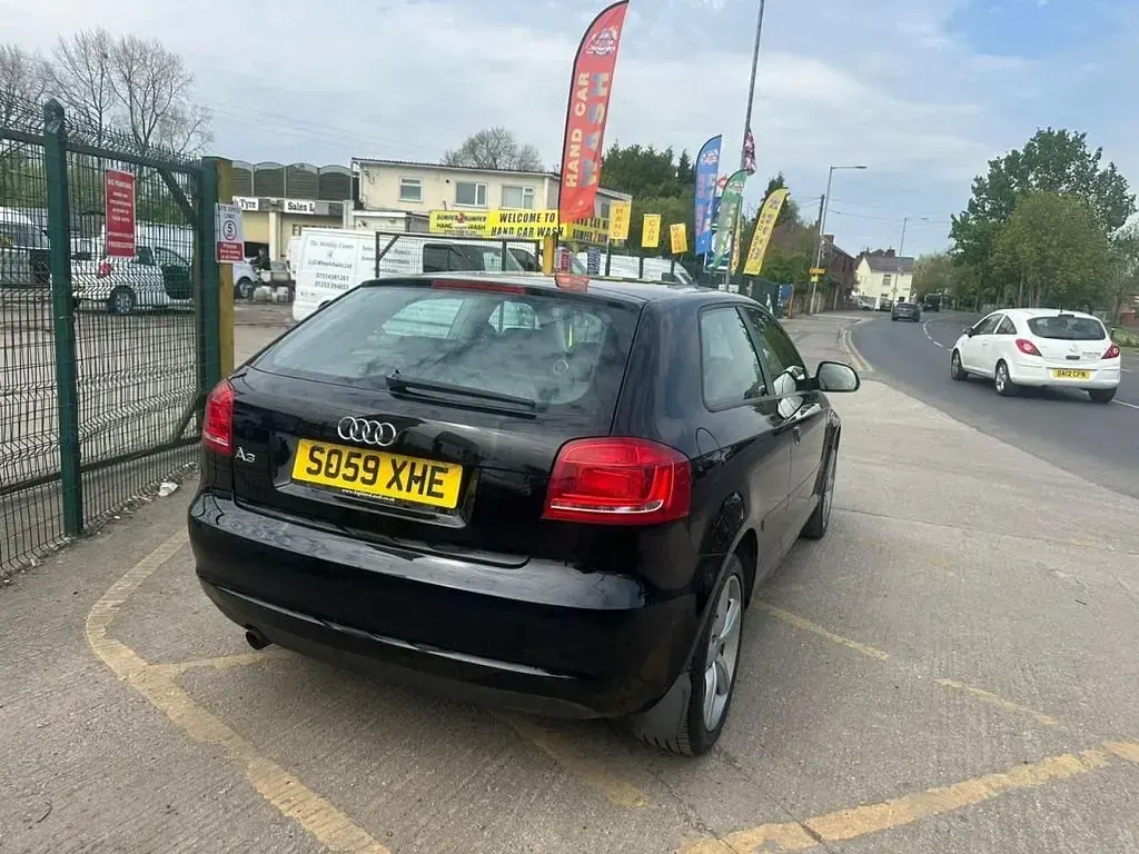 Begagnad Audi A3 102 HK (75 kW) 2009 Svart Halvkombi