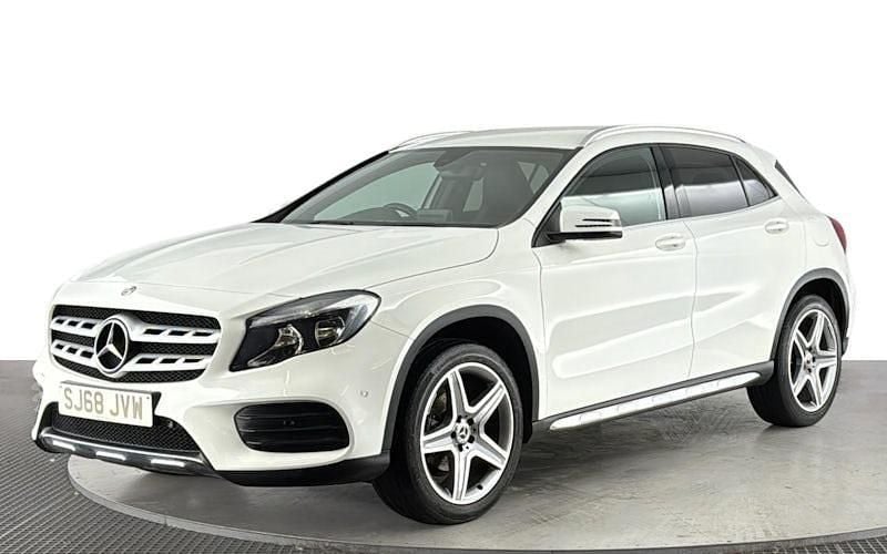 Used Mercedes GLA200 Executive 156 HP (114 kW) 2018 White SUV