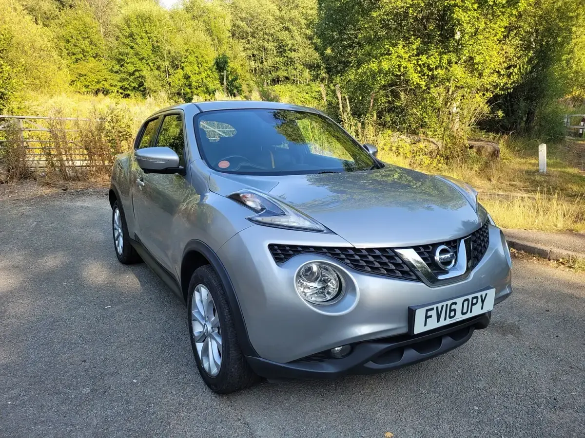 Used Nissan Juke Tekna 110 HP (80 kW) 2015 Silver SUV