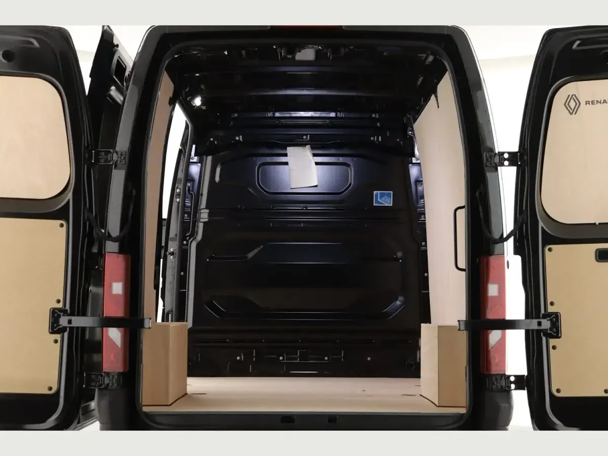 Novo Renault Master 2026 Preto Monovolume