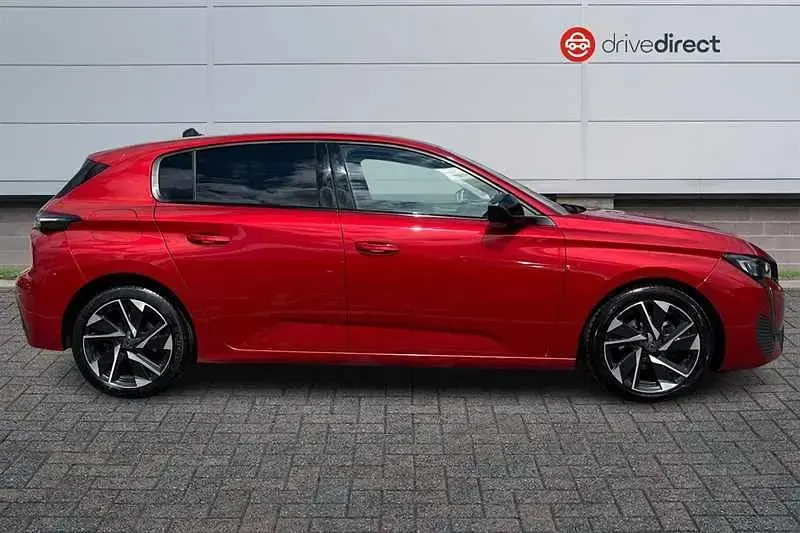 Used Peugeot 308 Allure Premium 130 HP (95 kW) 2022 Red Hatchback