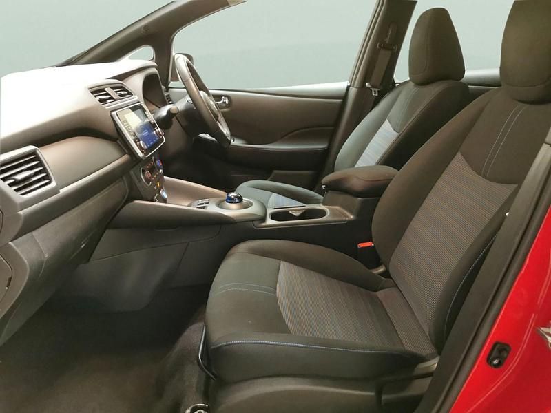 Used Nissan Leaf Acenta 110 kW (150 HP) 2022 Red Hatchback