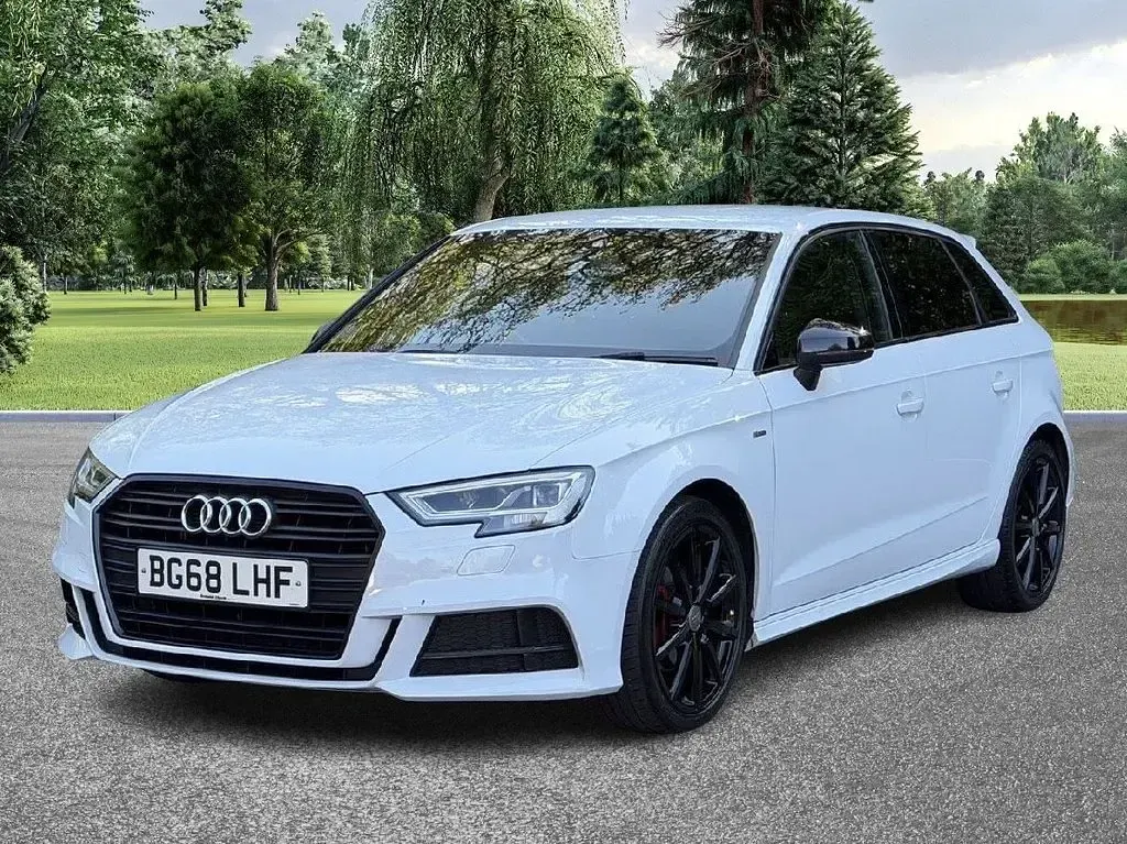 Used Audi A3 Sportback Black Edition 116 HP (85 kW) 2018 White Hatchback