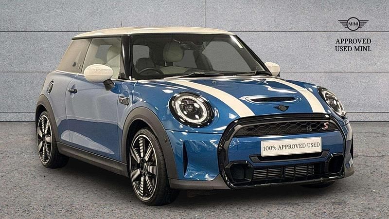 Blue Used 2023 Mini Cooper S Exclusive Hatchback | £22,299 (Fair price) - Image 1/3