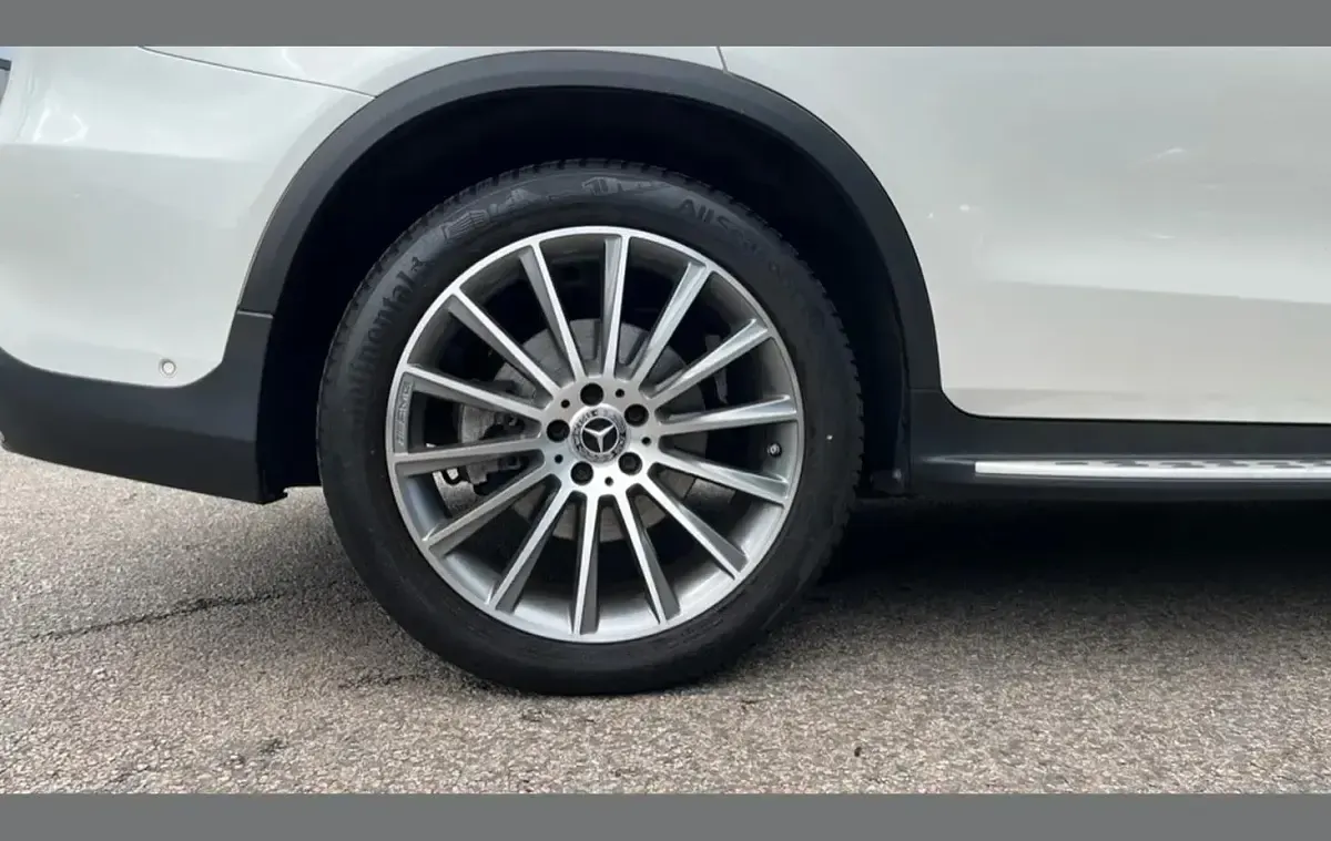 Used Mercedes GLC250 AMG Line Premium 204 HP (150 kW) 2017 White SUV