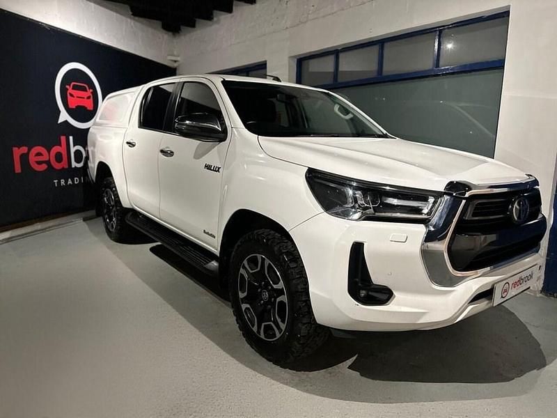 White Used 2021 Toyota HiLux Pickup | £17,450 (Fair price) - Image 1/4