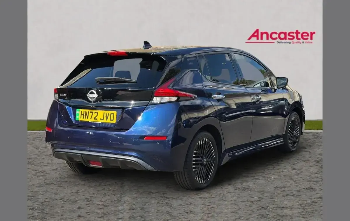 Used Nissan Leaf N-Connecta 110 kW (150 HP) 2022 Blue Hatchback