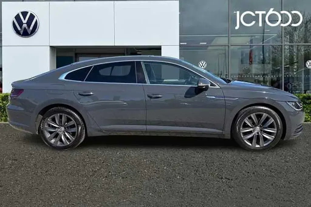 Usado VW Arteon SE 190 HP (139 kW) 2019 Cinzento Citadino