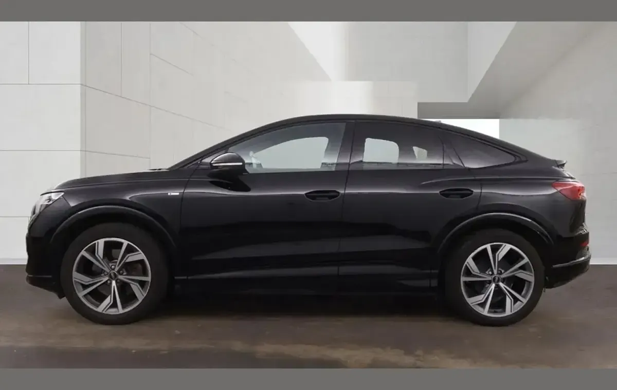 Gebraucht Audi Q4 e-tron Comfort 147 kW (200 PS) 2022 Schwarz SUV