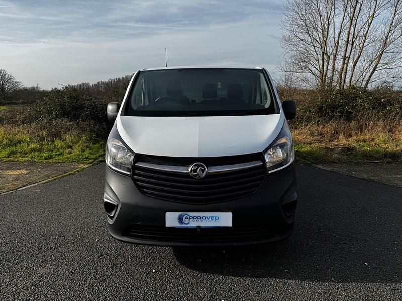 Used Vauxhall Vivaro 115 HP (84 kW) 2016 White