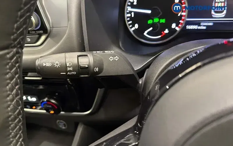 Used Nissan Qashqai Acenta Premium 140 HP (102 kW) 2023 Blue SUV