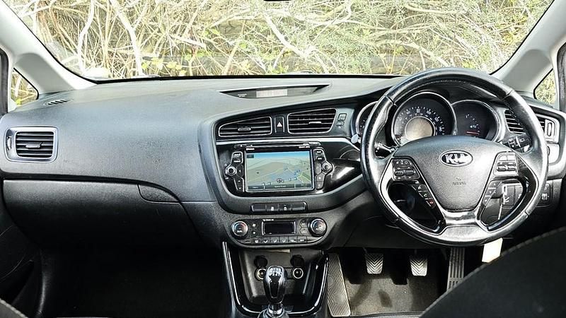 Used Kia Ceed 128 HP (94 kW) 2013 Blue Hatchback