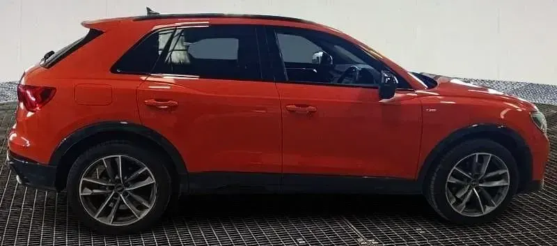 Used Audi Q3 Black Edition 150 HP (110 kW) 2021 Orange SUV