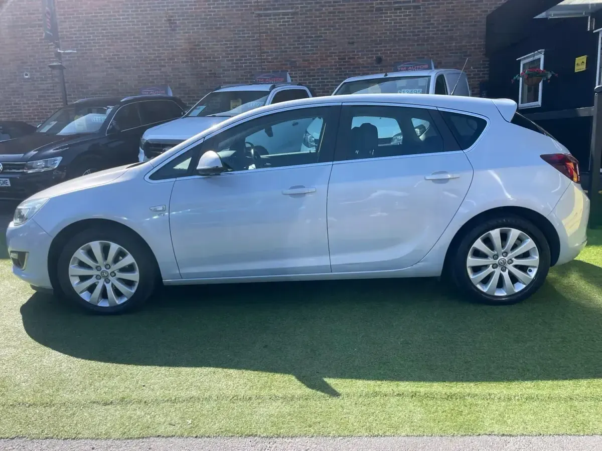 Second-hand Vauxhall Astra Elite 2015 Gri Hatchback