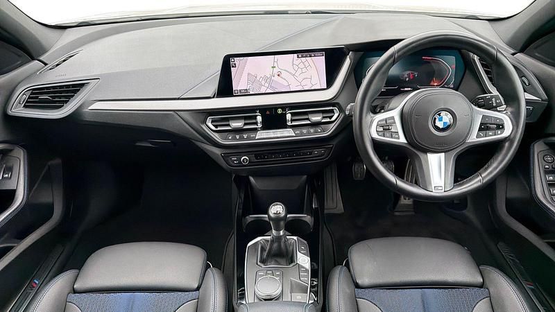 Used BMW 118 M Sport 134 HP (98 kW) 2022 White Hatchback