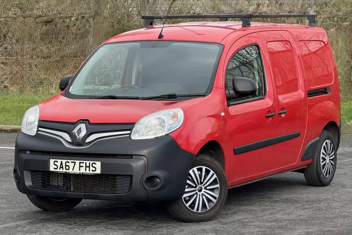 Used Renault Kangoo Business 90 HP (66 kW) 2017 Red MPV