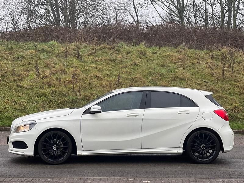 Used Mercedes A180 AMG 109 HP (80 kW) 2014 White Hatchback