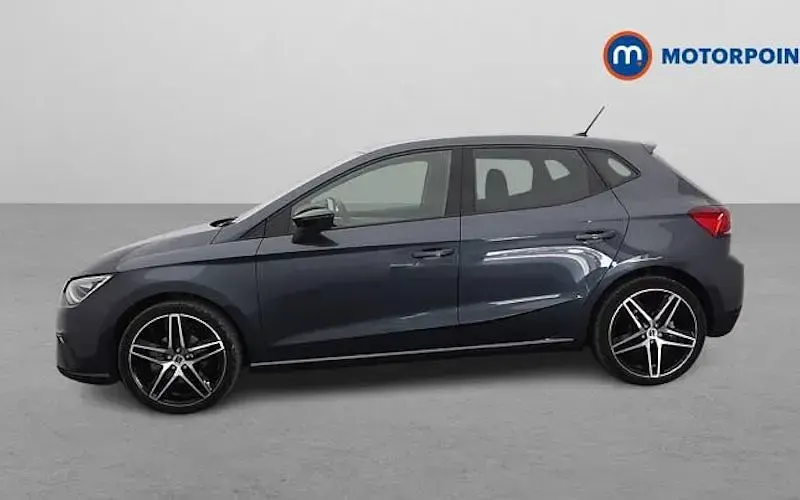 Usado Seat Ibiza FR 110 HP (80 kW) 2022 Cinzento Citadino