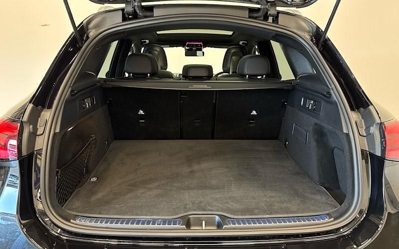 Used Mercedes GLC300 AMG Line Premium Plus 269 HP (197 kW) 2025 Estate