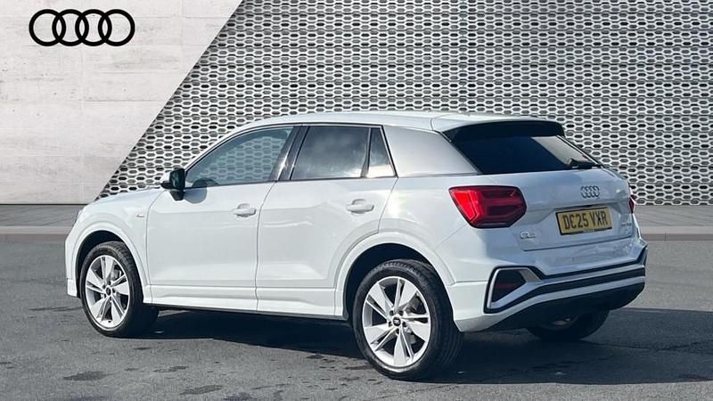 Used Audi Q2 S-Line 150 HP (110 kW) 2025 White SUV