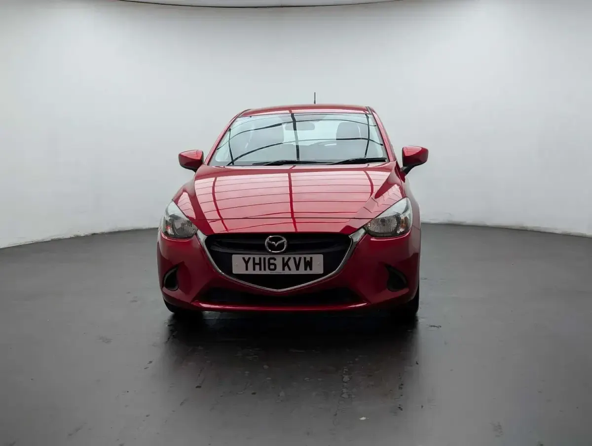 Używany Mazda 2 2016 Czerwony Hatchback