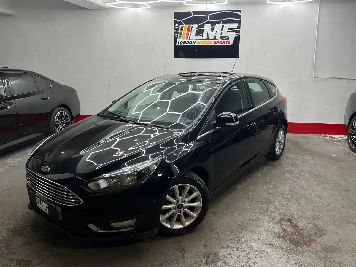 Used Ford Focus Titanium 125 HP (91 kW) 2016 Black Hatchback