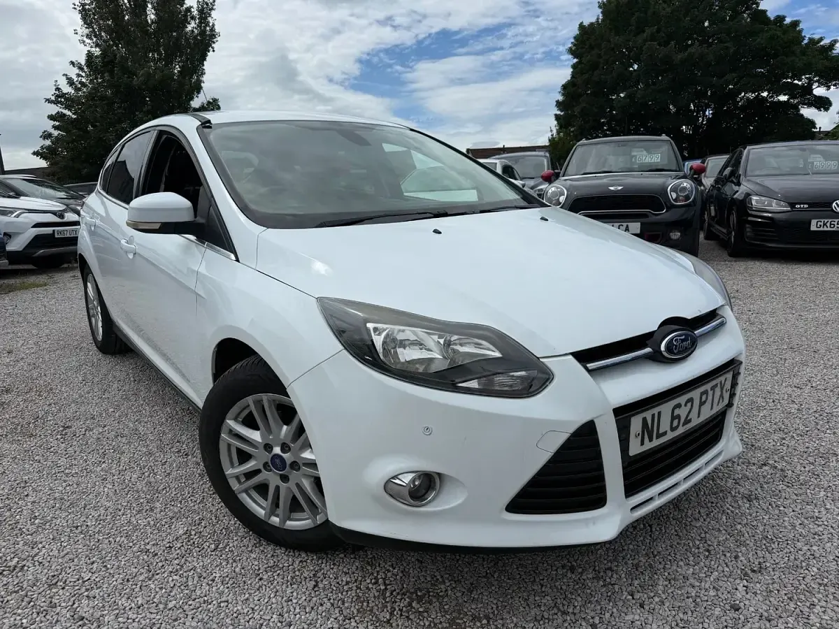Used Ford Focus Titanium 125 HP (91 kW) 2012 White Hatchback